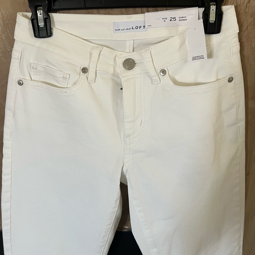 NWT LOFT Curvy Skinny White Jeans – Size 25 – Button Ankle Detail - Picture 2 of 7